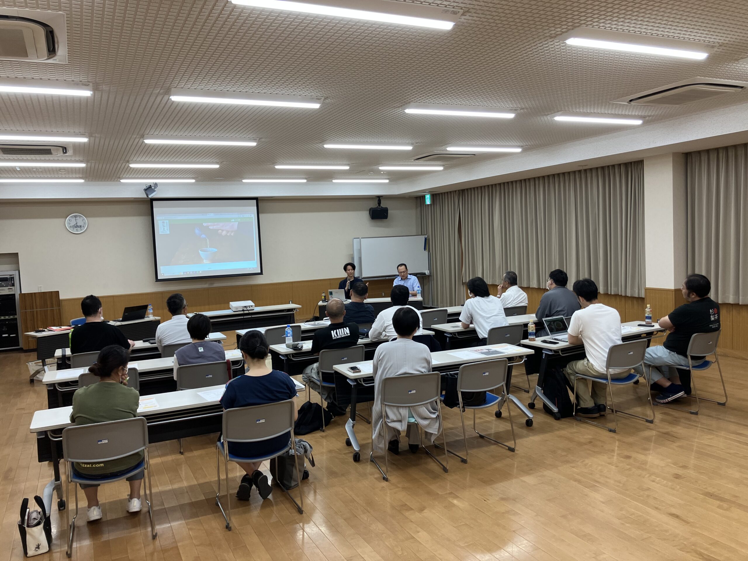 島田市商工会で開催された「IT導入補助金活用事例セミナー」にLifeitが登壇しました。